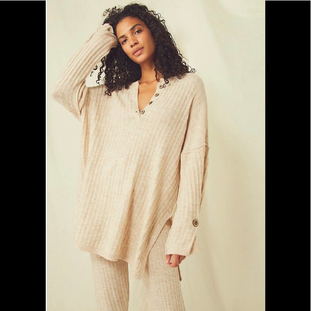 🔥NWT FP AROUND THE CLOCK PULLOVER🔥